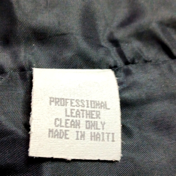 Leather Suede Fringe Vest. - Picture 4 of 7